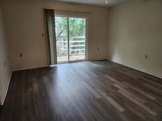 26 8th St Unit A, Shalimar, FL 32579