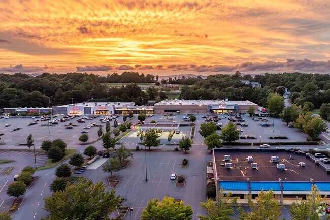 Rio features multiple shopping centers with all of the shopping and food choices you will need.