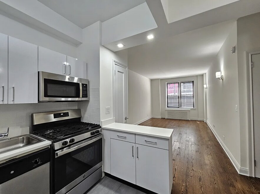 236 W 22nd St unit 2B, New York, NY 10011 - photo 1