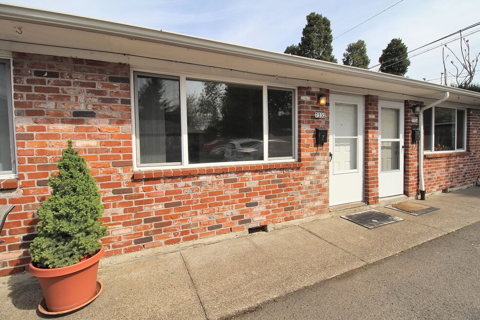 7312-7334 N Lancaster Ave