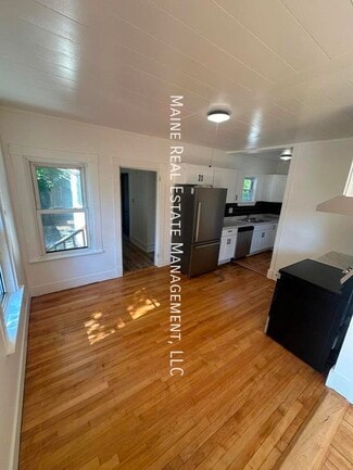 178 Pearl St, Bangor, ME 04401