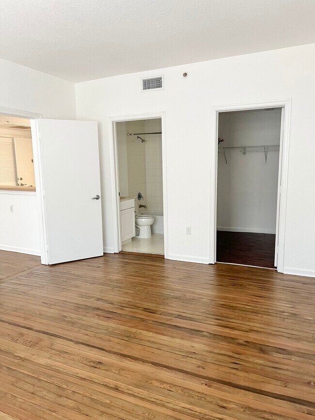 2429 N Dixie Hwy unit 309, West Palm Beach, FL 33407 - photo 5