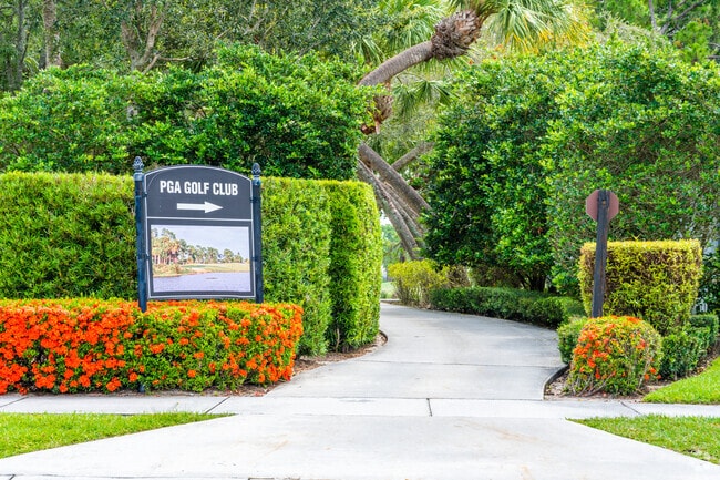 Entrance to PGA golf course in PGA village.