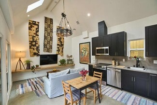 2074 W 27th St, Los Angeles, CA 90018