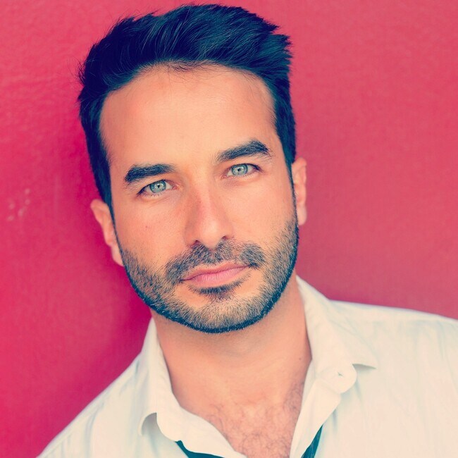 Agent Photo