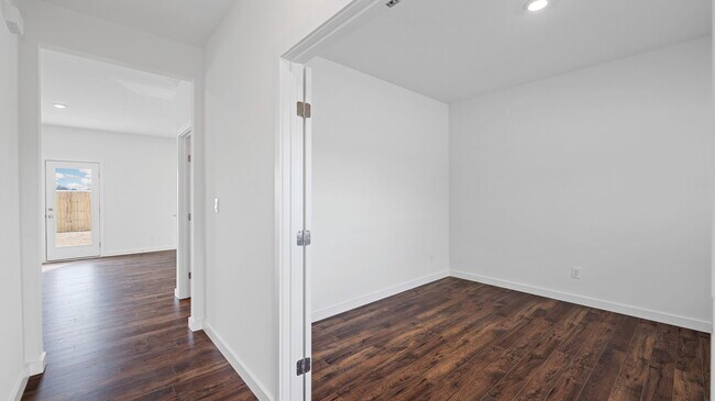 7504 Bendire Loop, Hixson, TN 37343 - photo 2