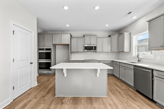 494 Pinnacle Ct, Raeford, NC 28376 - photo 7