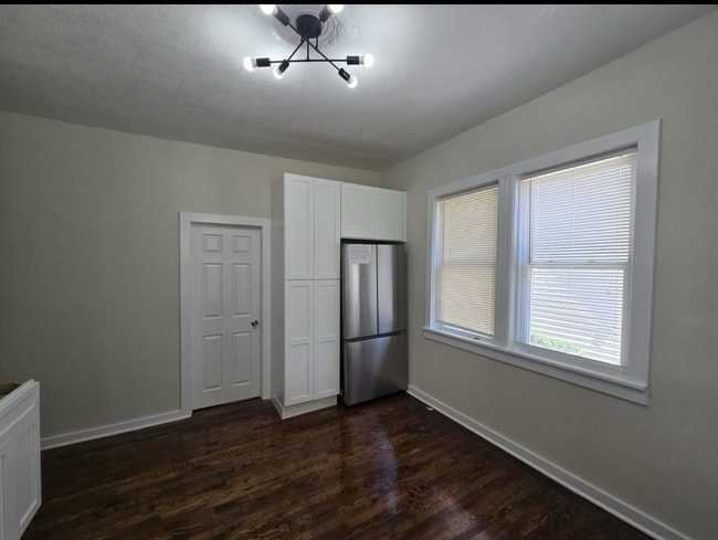 1726 N Arlington Place unit Lower Unit, Milwaukee, WI 53202 - photo 2