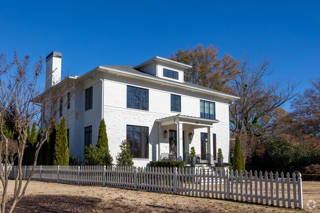 A beautiful new construction in downtown Roswell.
