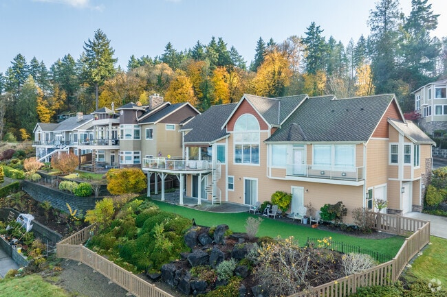 You'll find several styles of houses amongst the newly built homes in Steilacoom.