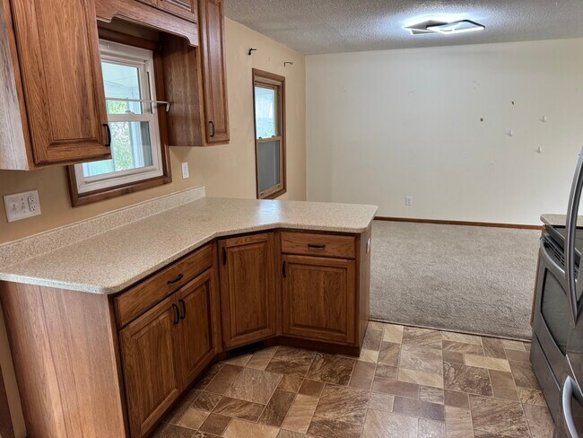 2107 Tanglefoot Ln, Bettendorf, IA 52722 - photo 7