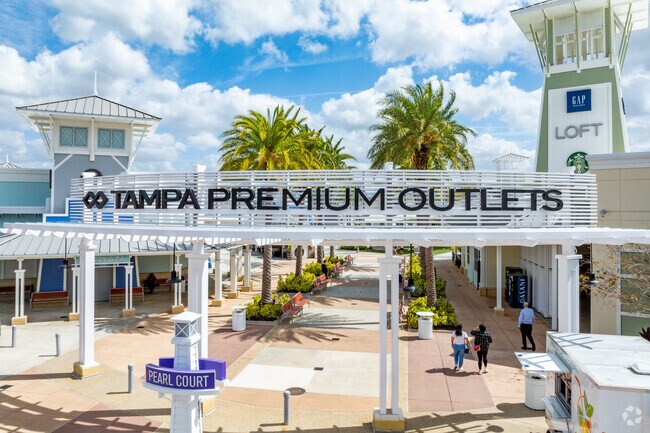 Tampa Premium Outlets covers the full retail experience not far from Ballantrae.