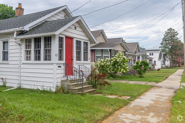 River East has plenty of Bungalows to meet your housing needs.