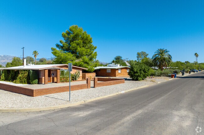 Midcentury ranch-style homes are common in Thunderbird-Wilmot Desert Estates.