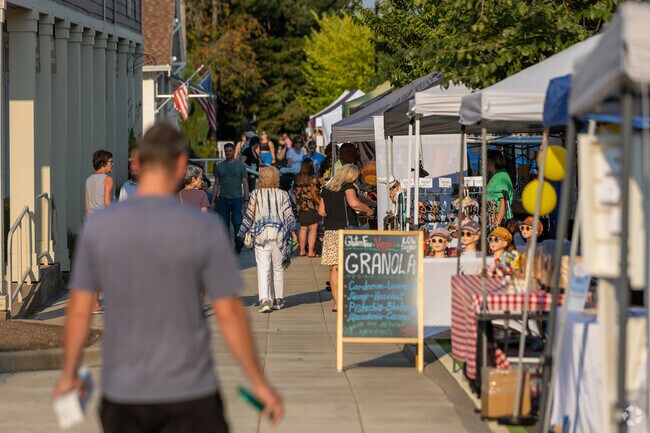 Discover local treats and crafts every week at the bustling Historic Willamette Market.