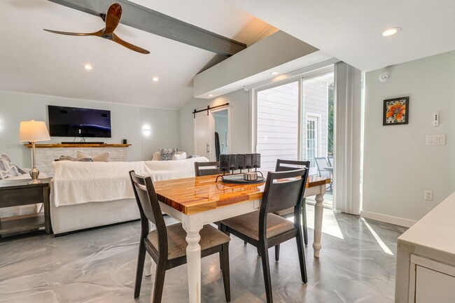 372 Plum St, Bastrop, TX 78602 - photo 4