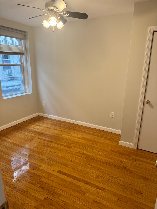 220 Hanover St unit 4, Boston, MA 02113 - photo 6
