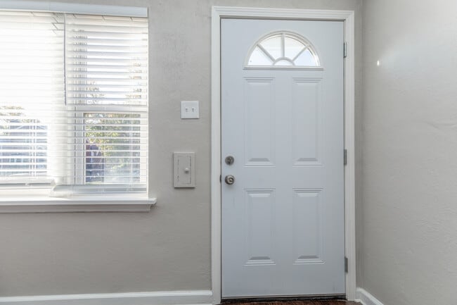 6061 Potomac St unit 6061 Potomac, Saint Louis, MO 63139 - photo 2