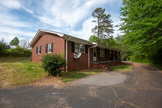 105 Peach Dr, Walhalla, SC 29691