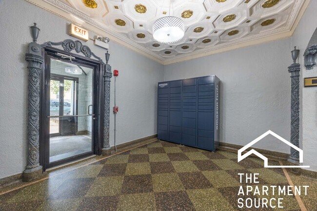 6928 N Greenview Ave unit 608, Chicago, IL 60626 - photo 7