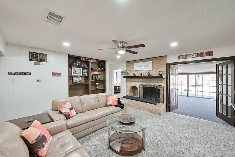 1712 Meadowlane Terrace unit ID1301585P, Fort Worth, TX 76112 - photo 1