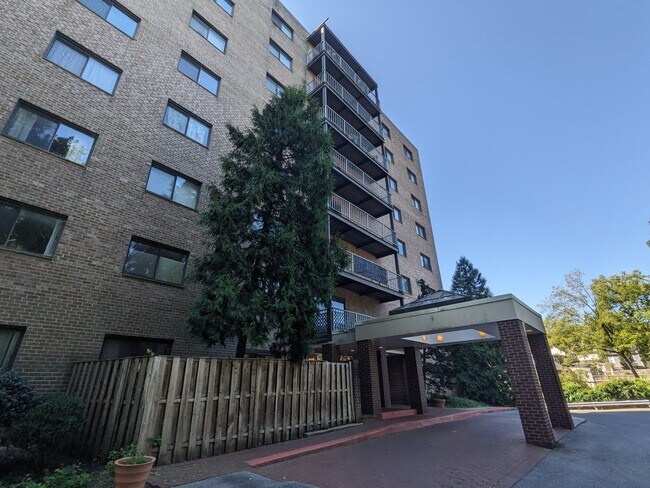 Thayer Towers Condominiums unit 106, Silver Spring, MD 20910 - photo 2