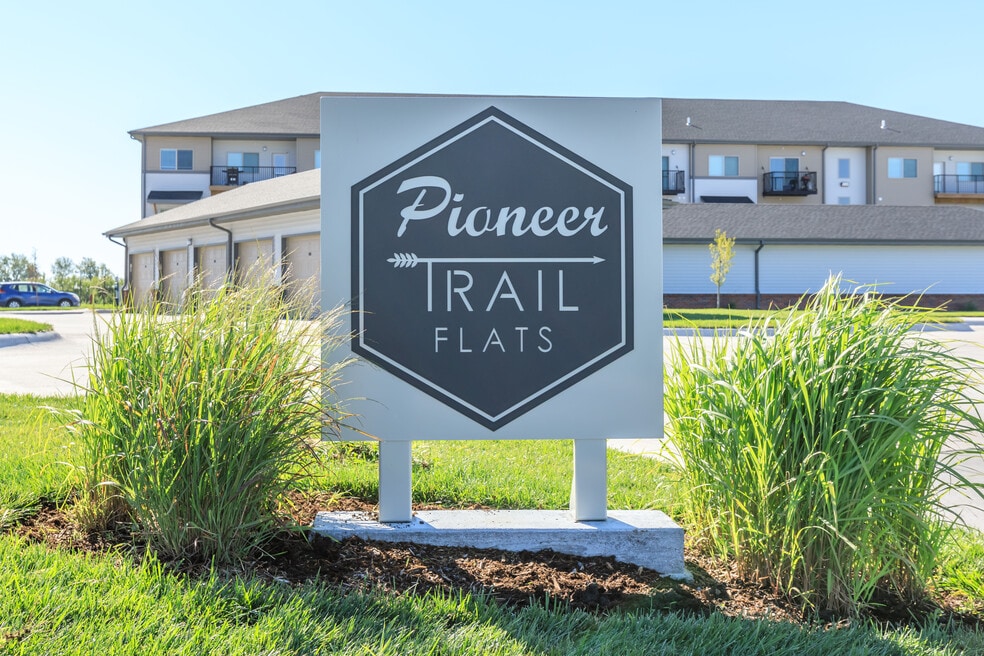 Pioneer Trail Flats, Hastings, NE 68901 - photo 1