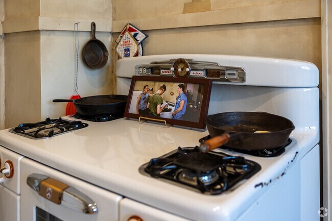 The kitchen scene for 