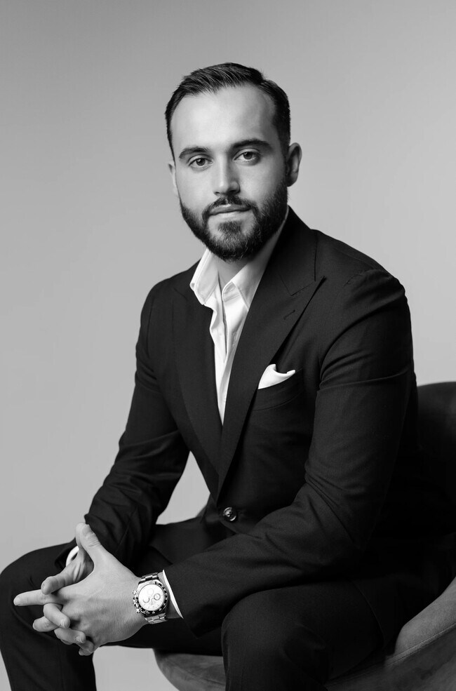 Agent Photo
