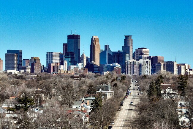 Regina residents have fast and easy access to downtown Minneapolis.