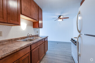 956 12th St SW, Forest Lake, MN 55025