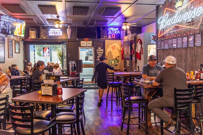 Silver Lake resients can dine at Oasis Cafe in nearby Castle Rock.