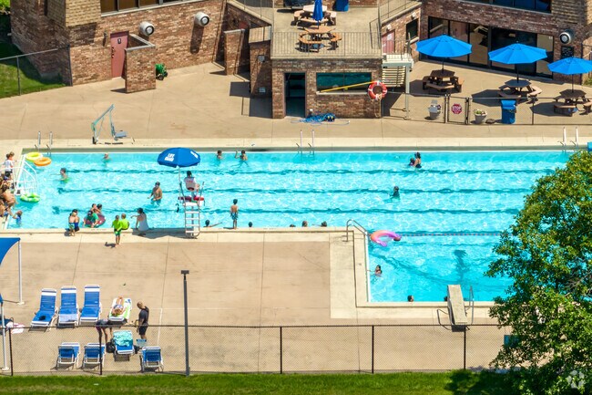 The Steeple Run clubhouse has a neighborhood pool and a large field to play in.