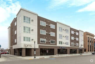10 N Broadway, Watertown, SD 57201