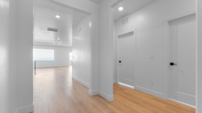 220 W Glenbrittle Dr, Lehi, UT 84048 - photo 2