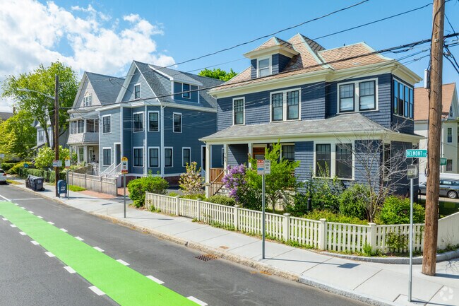 You'll find a fair share of modern contemporary-style homes in the Strawberry Hill neighborhood.