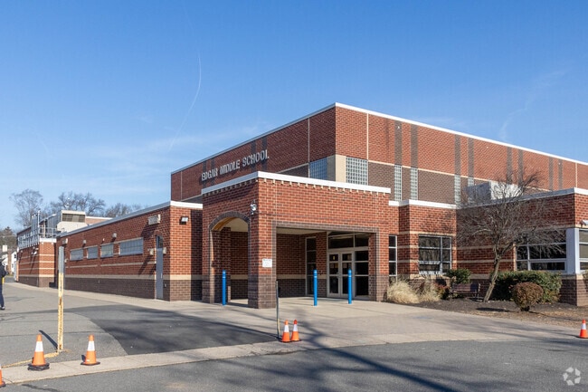 Edgar Middle School's student to teacher ratio is 12 to 1.