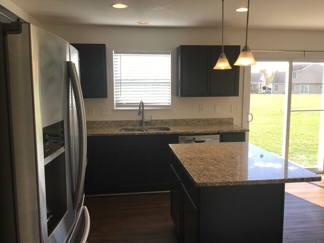 122 Faulkner Dr, Lithopolis, OH 43136 - photo 4