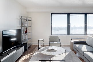 10 Waterside Plaza Unit FL13-ID2169, New York, NY 10010