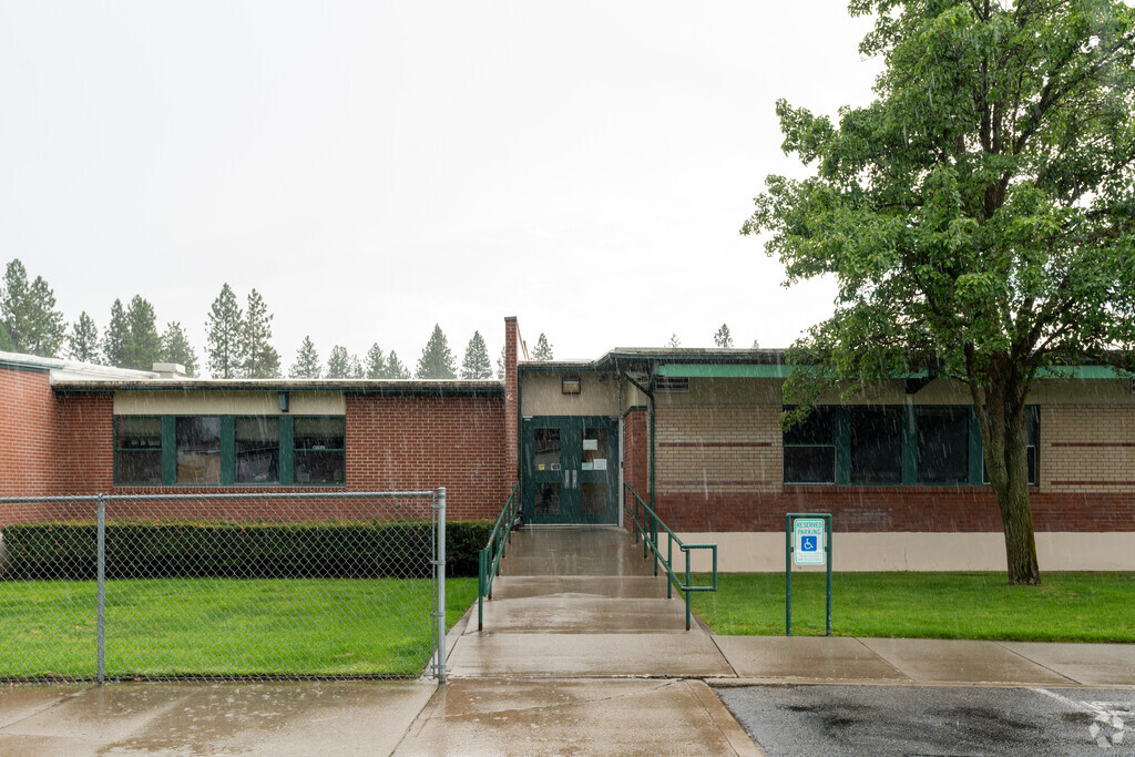 University elementary is only a few minutes away from the University High school.