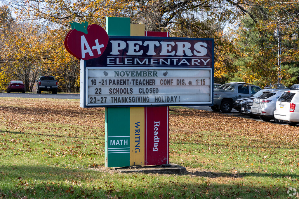 Peters Elementary School received a B- rating from Niche.