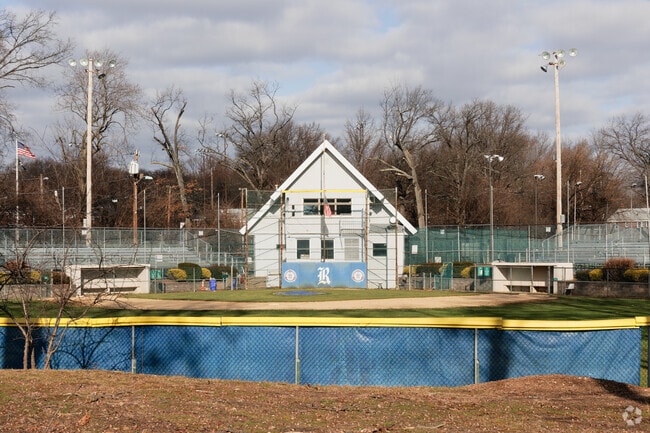 Ridgefield Memorial High School in Ridgefield, NJ has a student-teacher ratio of 11 to 1.