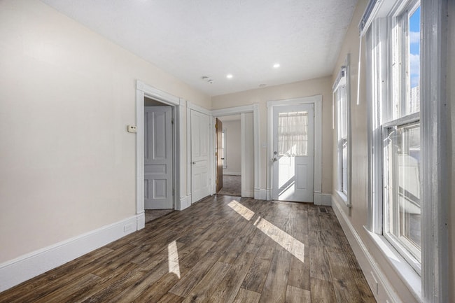 36 Grove St NE, Grand Rapids, MI 49505 - photo 6