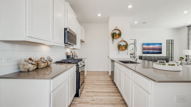 2204 Via Vicky Rd, Houston, TX 77051 - photo 6