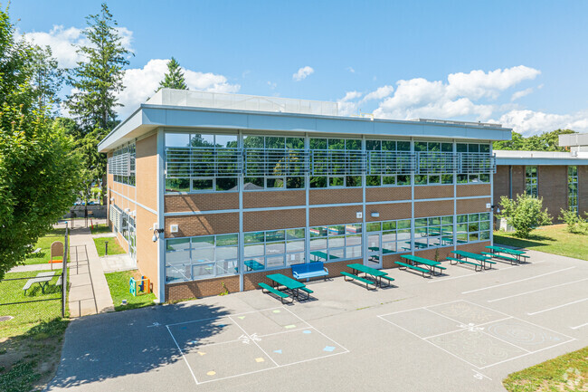 Welcome to Nathan Hale Arts Magnet School located in New London, Ct.