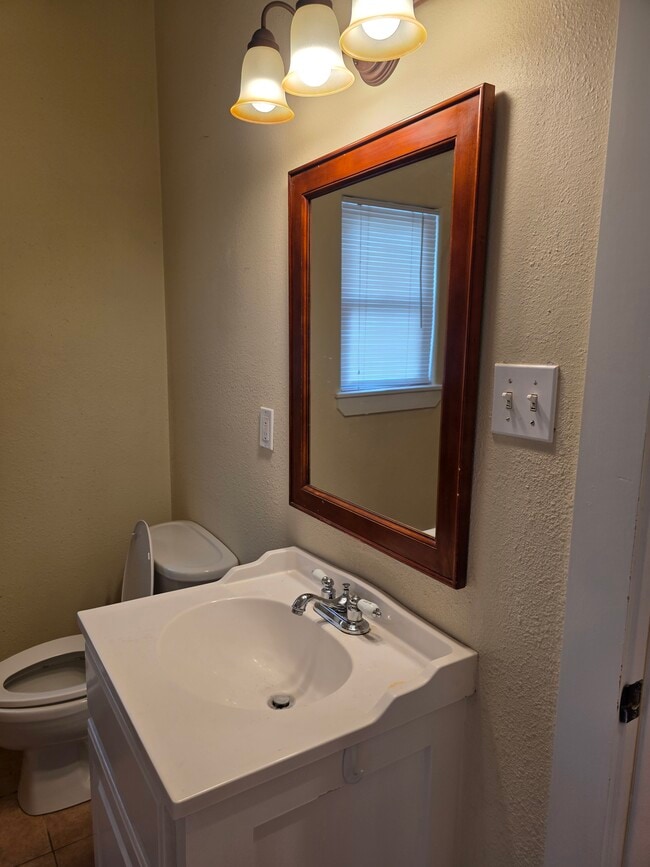 1017 11th St unit 2, Galveston, TX 77550 - photo 7