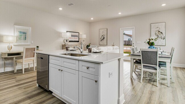 8509 Midtown Ct, Navarre, FL 32566 - photo 5