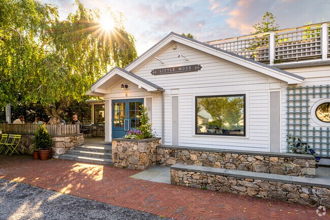 Little Moss is a popular local fine dining spot in Great Neck with al fresco dining options.