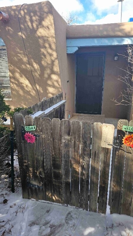 2318 Calle Pacifico, Santa Fe, NM 87505 - photo 2