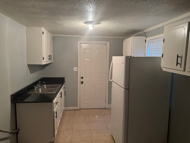 1214 Gillespie Ave unit 2, Albany, GA 31707 - photo 2